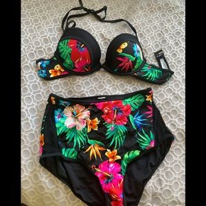 Beautiful 2 pieces swimsuit!